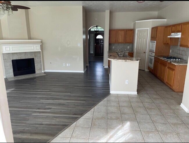 Building Photo - 15119 Wimberly Park Dr