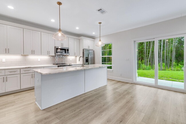 Building Photo - 105 Sugar Sands Dr