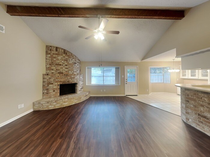 Building Photo - 17435 Bonnie Sean Dr