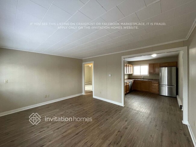 Building Photo - 3085 Upper 76th St E