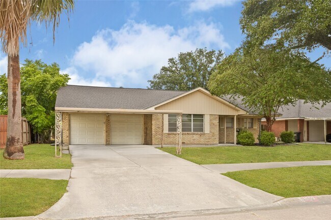 Building Photo - 1503 Leneva Ln