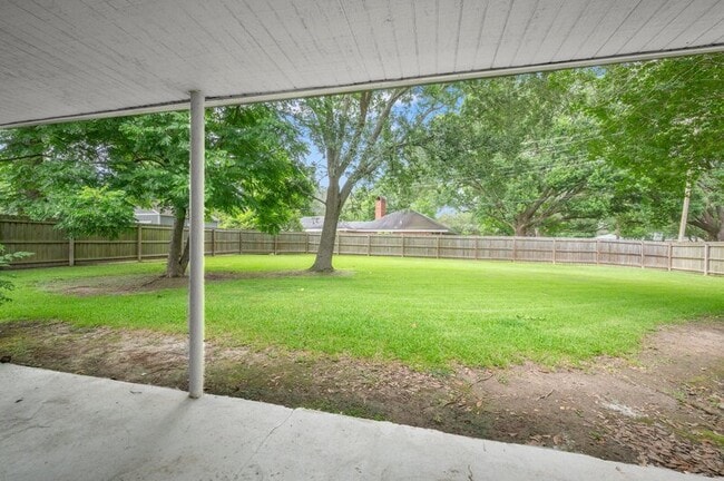 Building Photo - 5475 S Ridge Dr