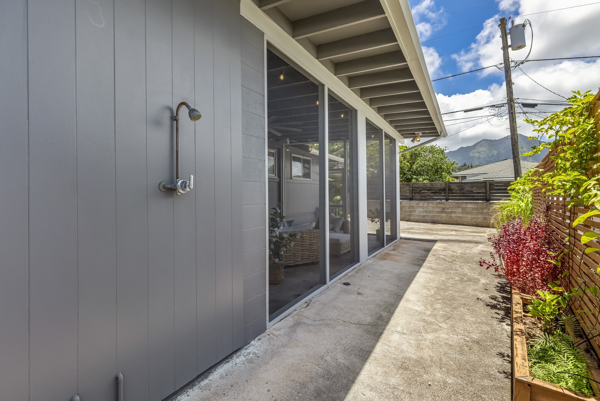 Building Photo - 1384 Nanawale Pl