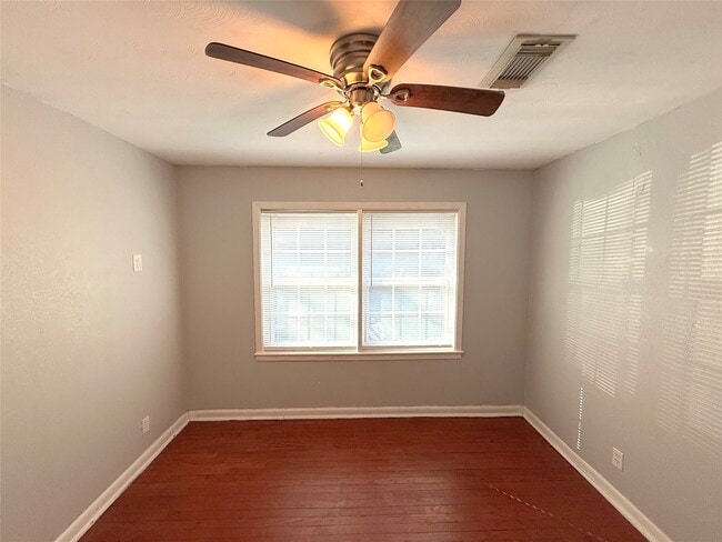 Building Photo - 2206 Eriksson St