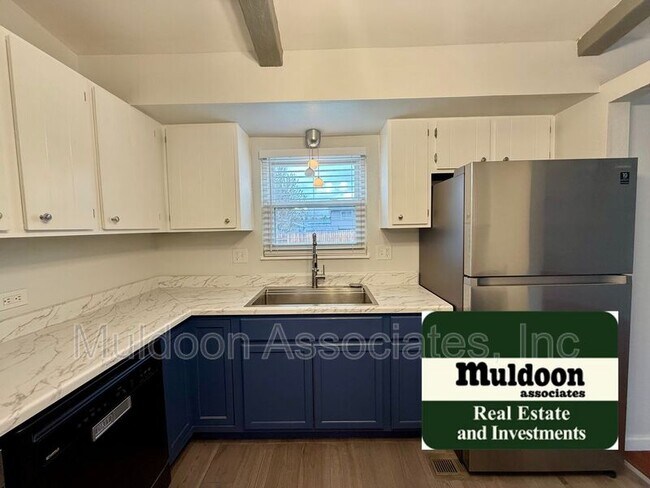 Building Photo - 2930 Cortina Dr