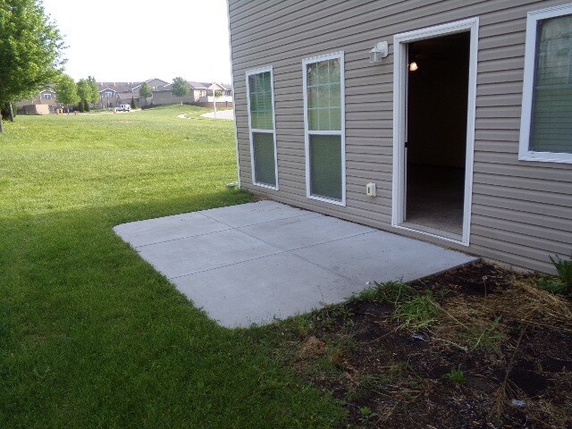 Building Photo - Nice 3 BR Townhome off 18th and Superior