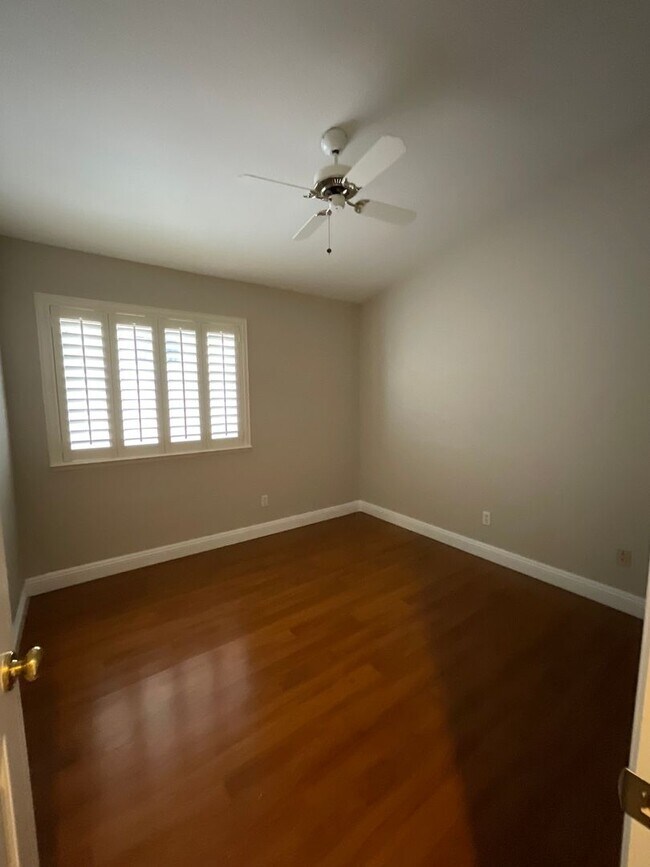 Building Photo - Great home in the South Shores community 1stroy