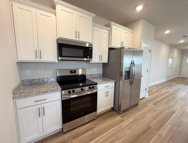 Building Photo - 28073 Hallow Trl