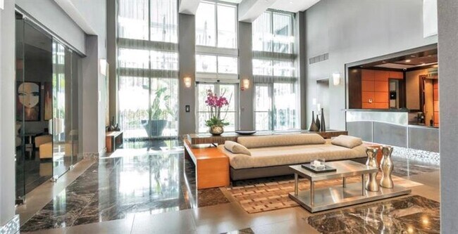 Primary Photo - 9401 Collins Ave