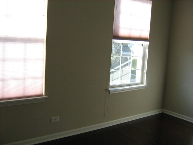 Building Photo - 3175 Coral Ln