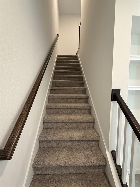 Building Photo - 9847 Walkway Dr