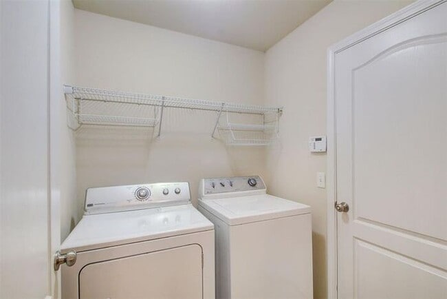 Building Photo - Amazing 3bed 2 Bath 2 Car Garage in Marble Leaf Addn Edmond OK