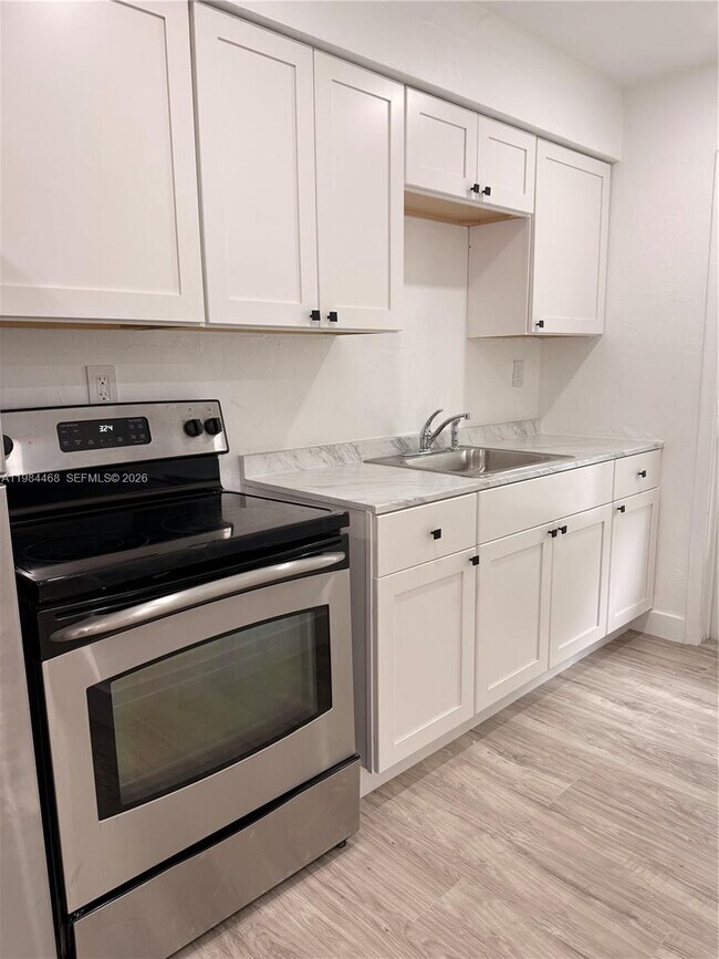 Building Photo - 16890 NE 21st Ave