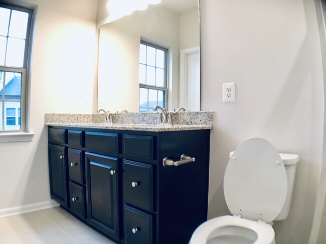 Building Photo - 2917 Stagg Ln