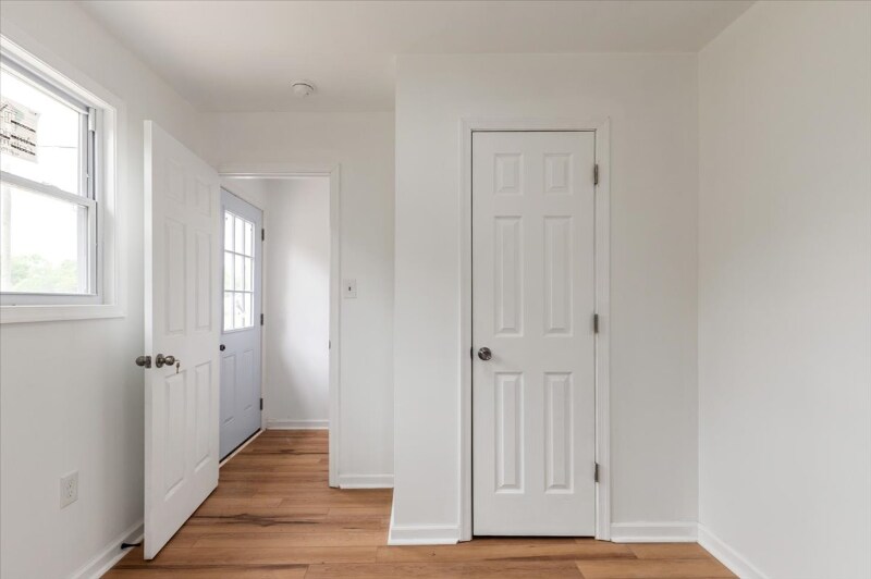 Building Photo - 1806 Sussex St