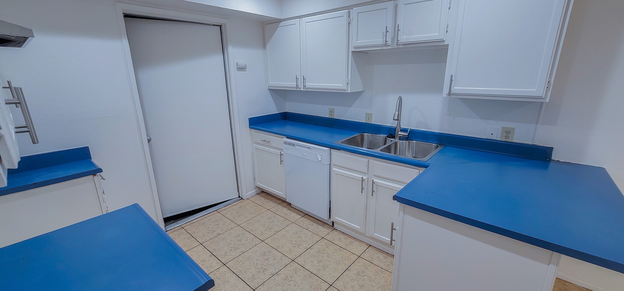Kitchen new gas range included - 33425 Wishing Well Trl