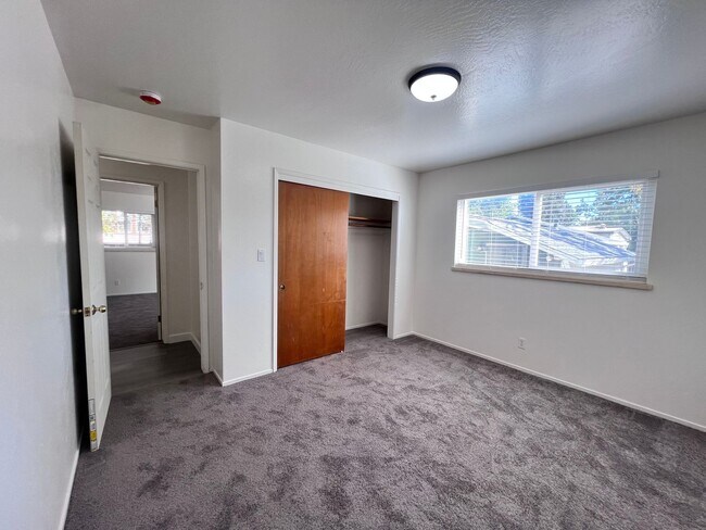 Building Photo - EBS T 37565