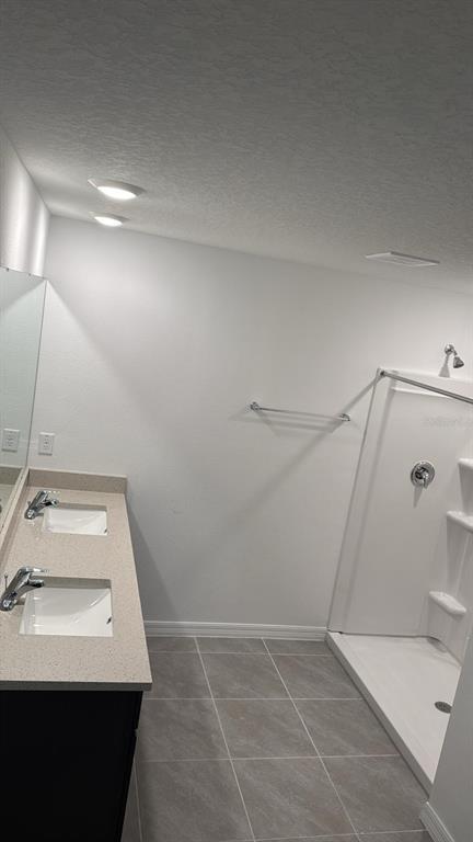 Building Photo - 1824 Tahitian Sunrise Dr