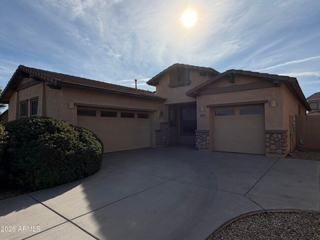 Building Photo - 15569 W Montecito Ave