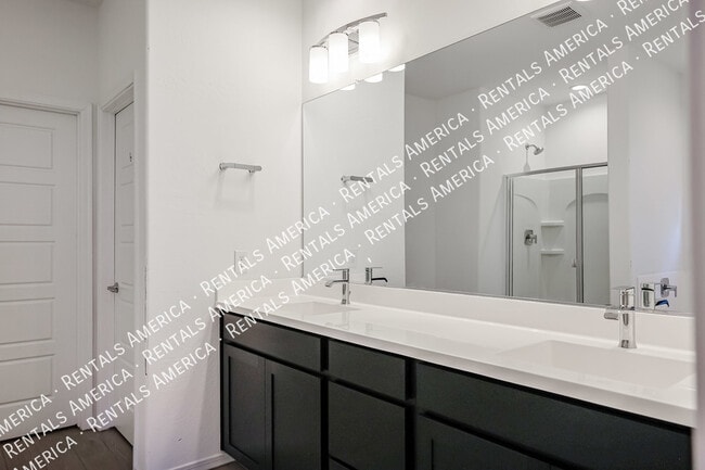 Building Photo - 5509 N 108th Ave