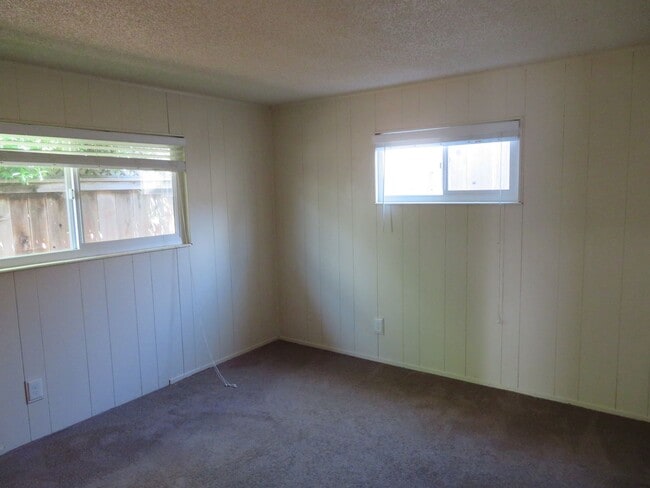 Building Photo - 2 bed 1 bath house in the Capitola jewel box