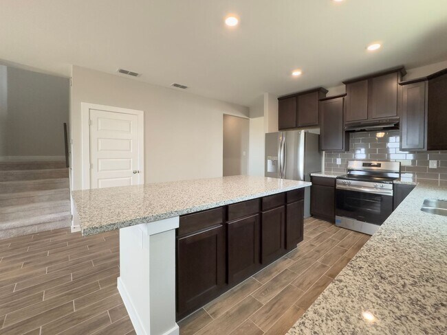 Building Photo - Newly constructed 4bd Home in Villas San A...