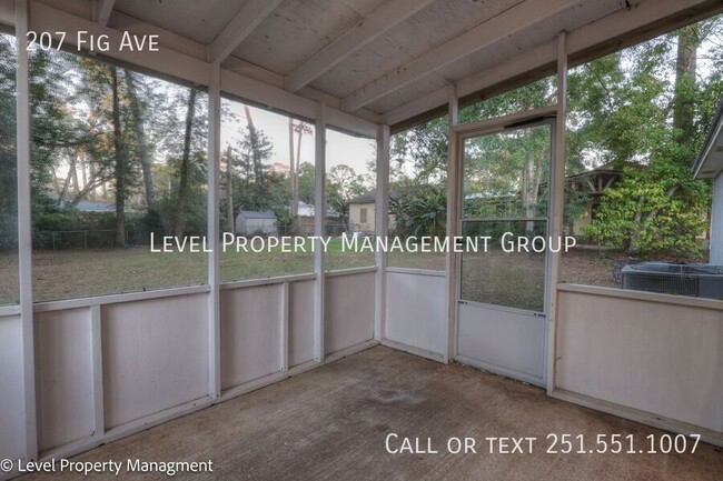 Building Photo - 207 Fig Ave