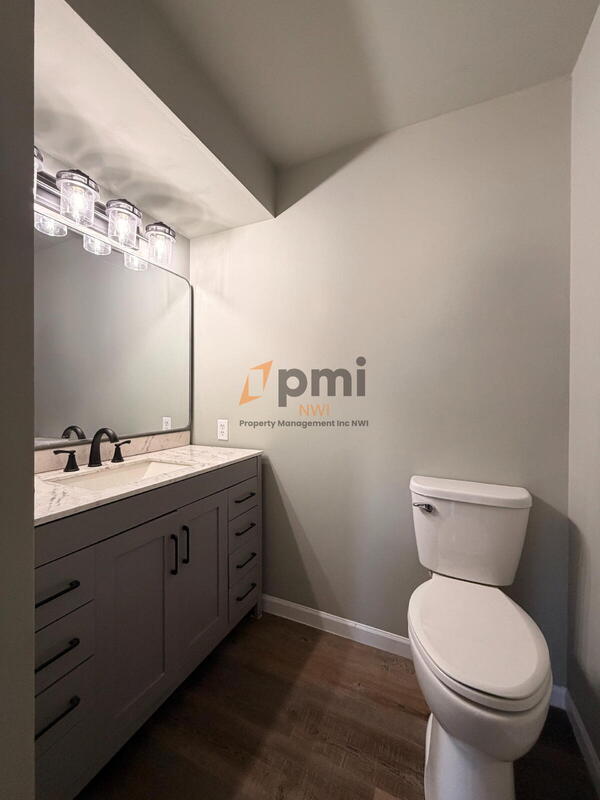 Building Photo - 160 Meadows Cir