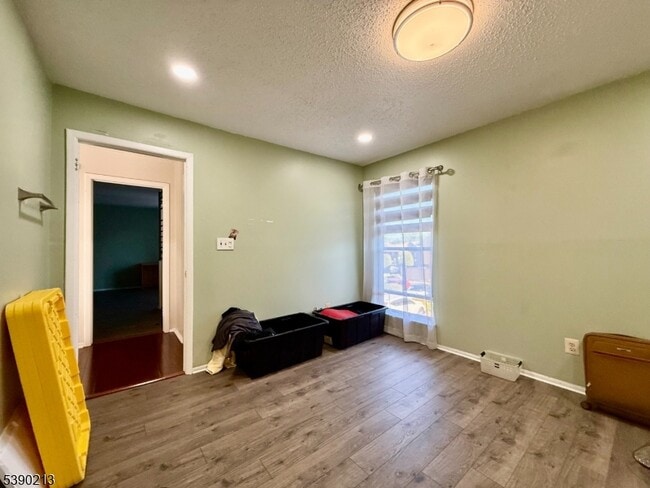 Building Photo - 105 Westgate Dr