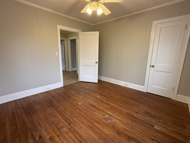 Building Photo - 628 E 4th Ave