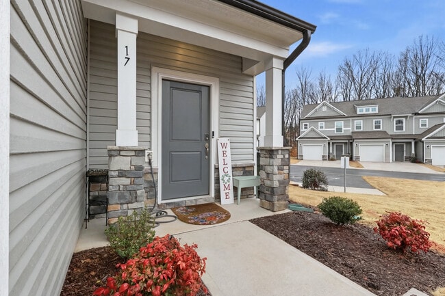 Building Photo - 17 Saltford Ln