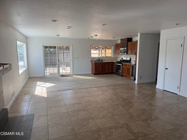 Building Photo - 400 N Steckel Dr