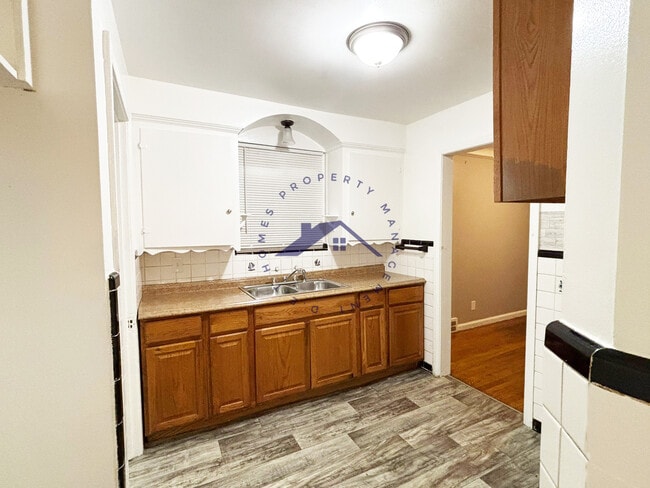 Building Photo - 6765 Heyden