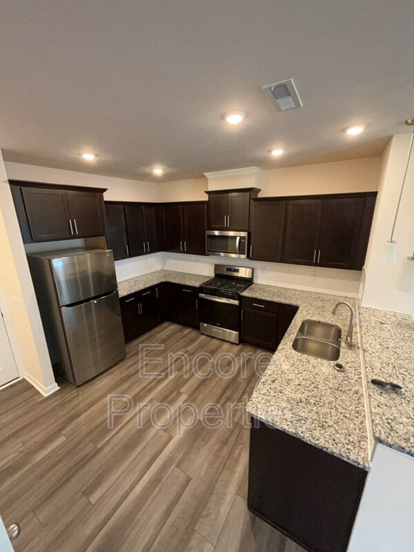 Building Photo - 305 Ribbon Rail St