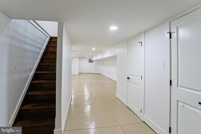 Building Photo - 7415 Sprague St