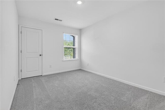 Building Photo - 879 Trace Ln