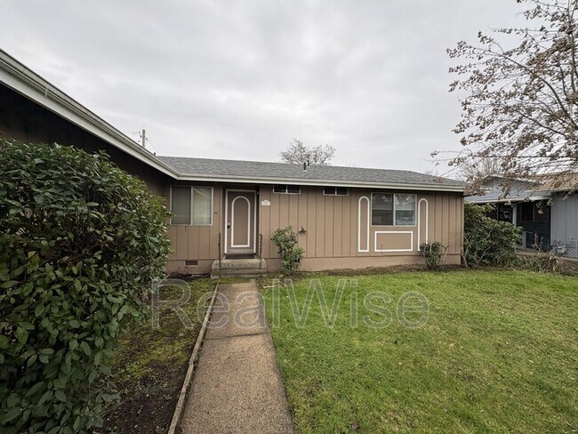 Building Photo - 231 Hawthorne St