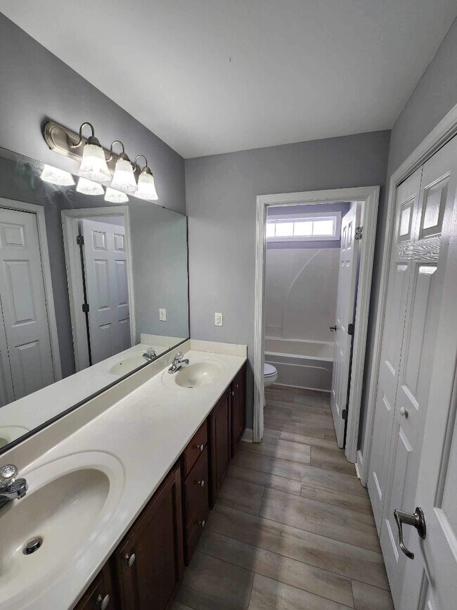 Building Photo - 3400 Picket Fence Ln