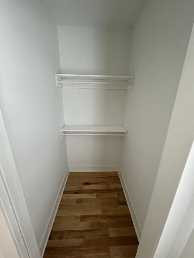 Building Photo - 2 Bedroom - Weiland Park