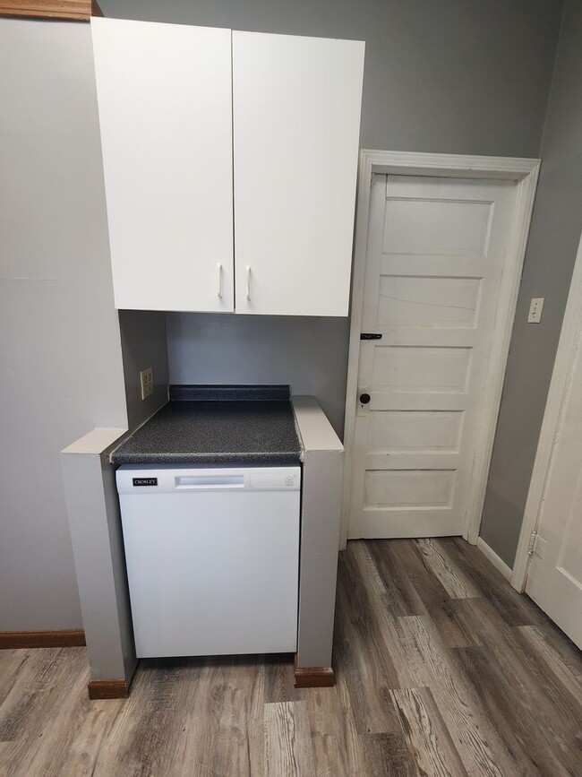 Building Photo - 417 Taylor Ave