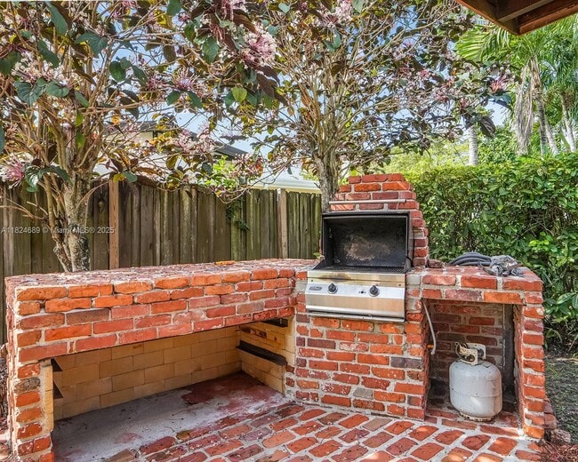 Building Photo - 9460 SW 53rd St