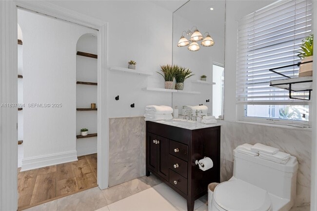 Building Photo - 113 NE 101st St