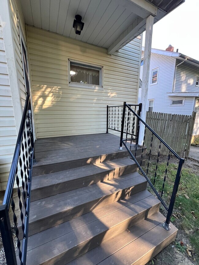 Building Photo - 1116 Murray Ave