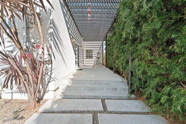Building Photo - Modern Gated Retreat on a Private Lot.