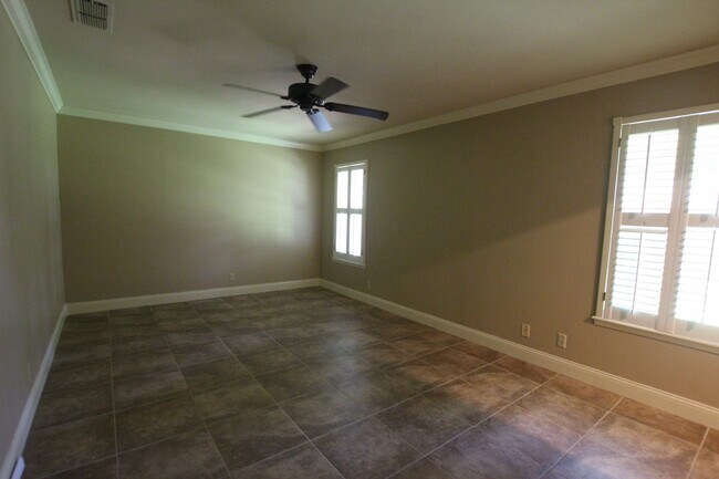 Building Photo - Coming Soon! 3-bedroom, 2-bathroom gem!