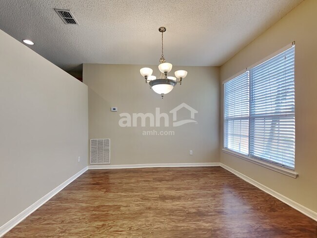 Building Photo - 3634 Meadowgreen Ln