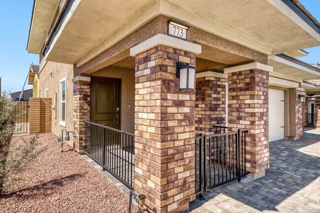 Building Photo - 773 Fallen Phoenix St