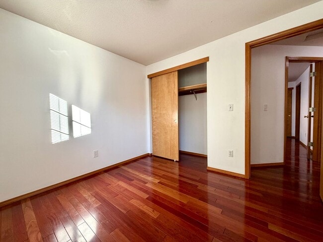 Building Photo - Cozy Ranch on Flag Lot~ Gleaming Hardwood ...