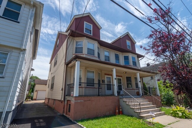Building Photo - 46 Union Ave