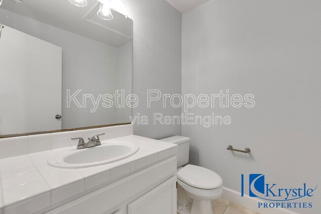 Building Photo - 20 Knoll Dr